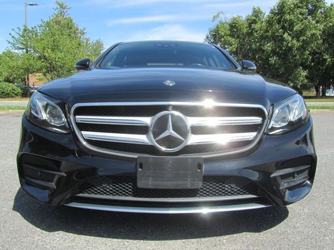 Used 2017 Mercedes-Benz E 300 4MATIC image 4