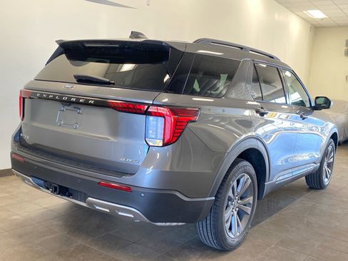 New 2026 Ford Explorer Active w/ Active Comfort Package image 9