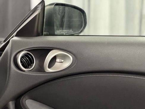 Used 2017 Nissan 370Z Touring image 29