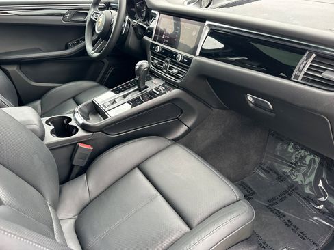 Used 2023 Porsche Macan AWD/4WD image 15