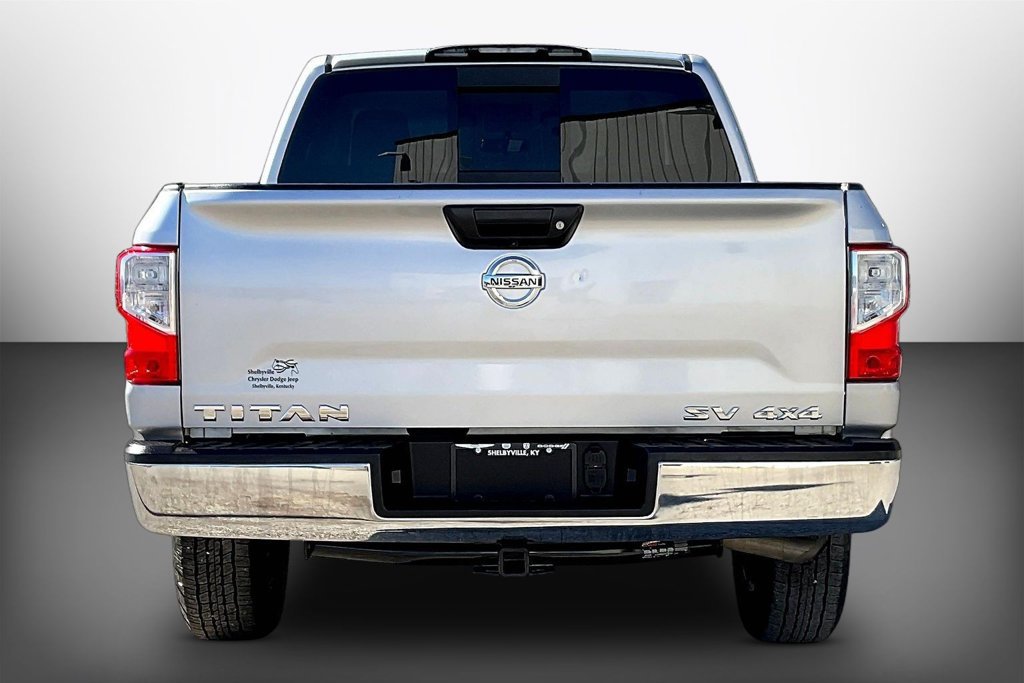 Used 2018 Nissan Titan SV AWD/4WD image 5