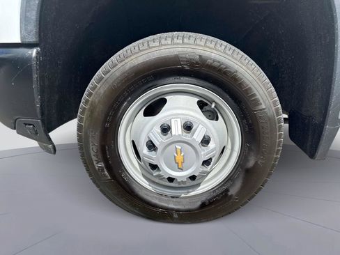 Used 2024 Chevrolet Silverado 3500 W/T w/ Snow Plow Prep Package image 11