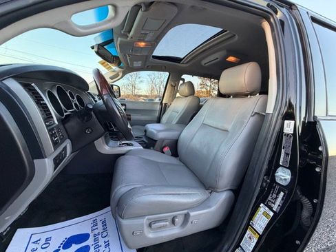 Used 2017 Toyota Sequoia Platinum image 8