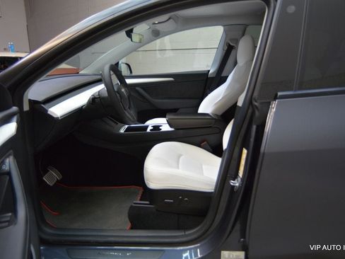 Used 2022 Tesla Model Y Performance AWD/4WD image 19