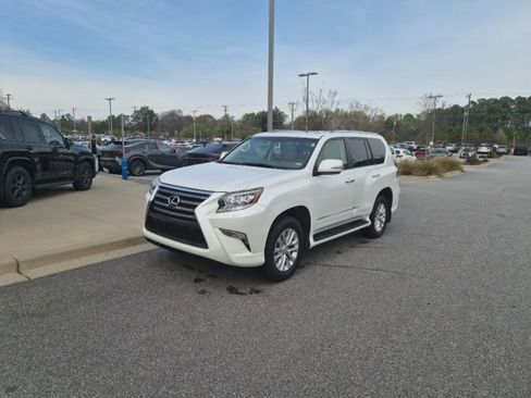 Used 2017 Lexus GX 460 Premium w/ Premium Package image 3