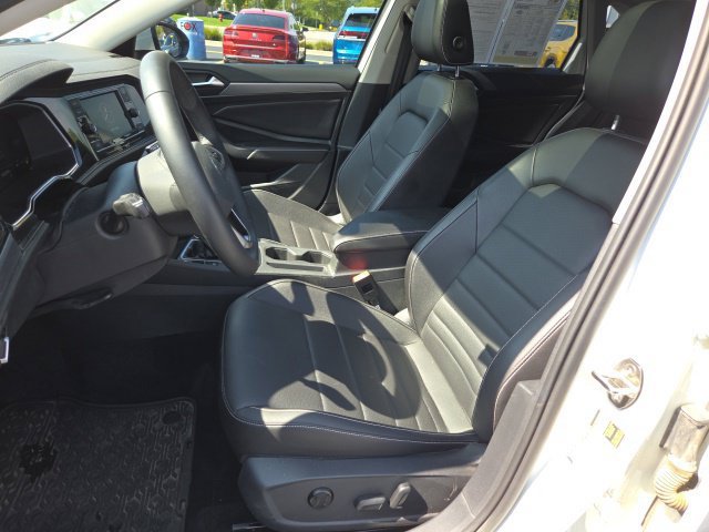 Used 2022 Volkswagen Jetta SE FWD image 9