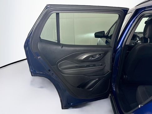 Used 2023 GMC Terrain SLE w/ Elevation Edition image 25