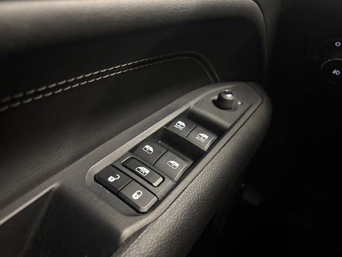 Used 2024 Jeep Compass Latitude w/ Altitude Special Edition image 19