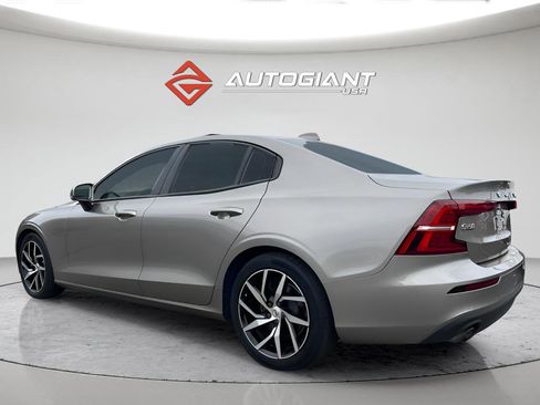 Used 2020 Volvo S60 T5 Momentum FWD image 4
