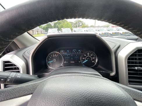 Used 2018 Ford F150 Lariat w/ Equipment Group 502A Luxury AWD/4WD image 12