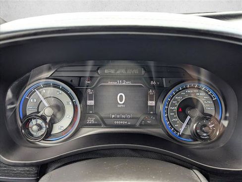 Used 2022 RAM 2500 Limited AWD/4WD image 10