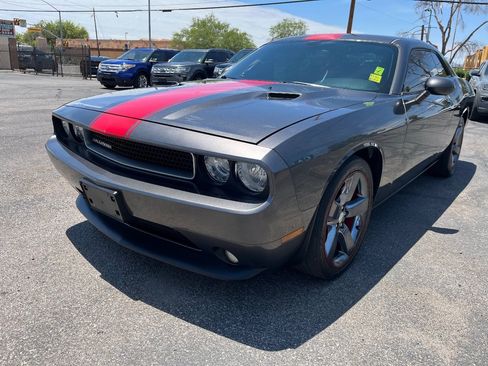 Used 2014 Dodge Challenger SXT RWD image 11