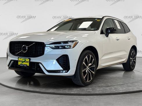 Used 2024 Volvo XC60 B5 Plus w/ Protection Package Premier AWD/4WD image 3