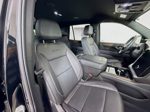 Used 2025 GMC Yukon Denali image 30