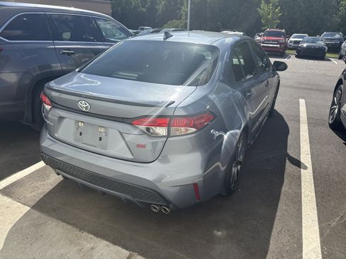 Used 2022 Toyota Corolla SE w/ SE Premium Package FWD image 7