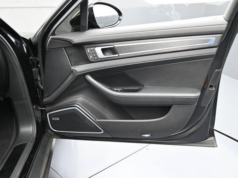 Certified 2022 Porsche Panamera Platinum Edition image 31