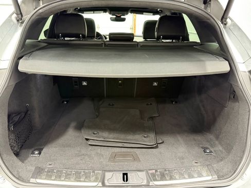 Used 2019 Jaguar F-PACE Premium image 43