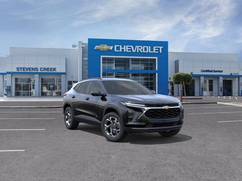 New 2026 Chevrolet Trax LT w/ Driver Confidence Package FWD image 9