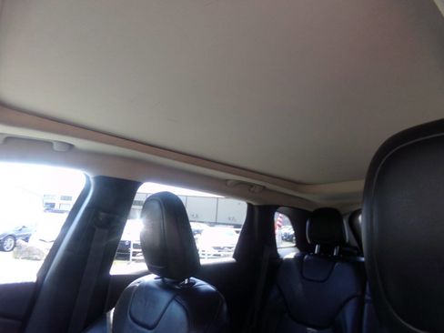 Used 2017 Jeep Cherokee High Altitude image 25