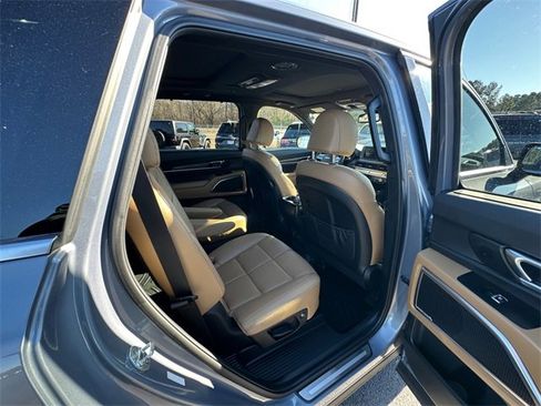 Used 2022 Kia Telluride SX w/ Towing Package image 17