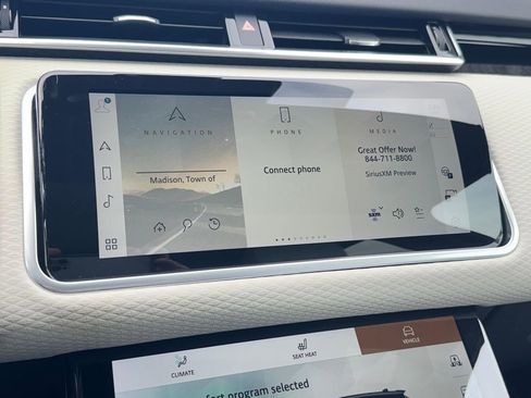 Used 2021 Land Rover Range Rover Velar R-Dynamic S image 18