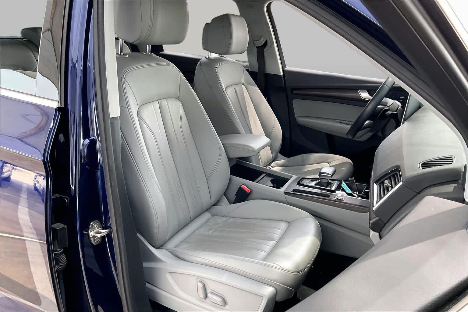 Used 2023 Audi Q5 2.0T Premium w/ Convenience Package AWD/4WD image 9