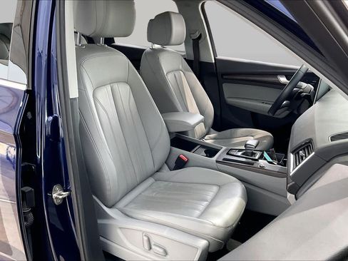Used 2023 Audi Q5 2.0T Premium w/ Convenience Package AWD/4WD image 9
