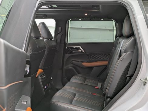 Used 2022 Mitsubishi Outlander SEL image 32