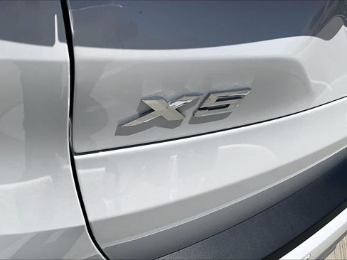 Used 2024 BMW X5 sDrive40i w/ Premium Package RWD image 29