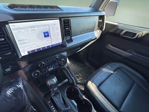 Used 2021 Ford Bronco First Edition AWD/4WD image 24
