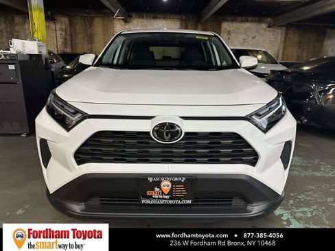 Used 2025 Toyota RAV4 LE AWD/4WD image 29