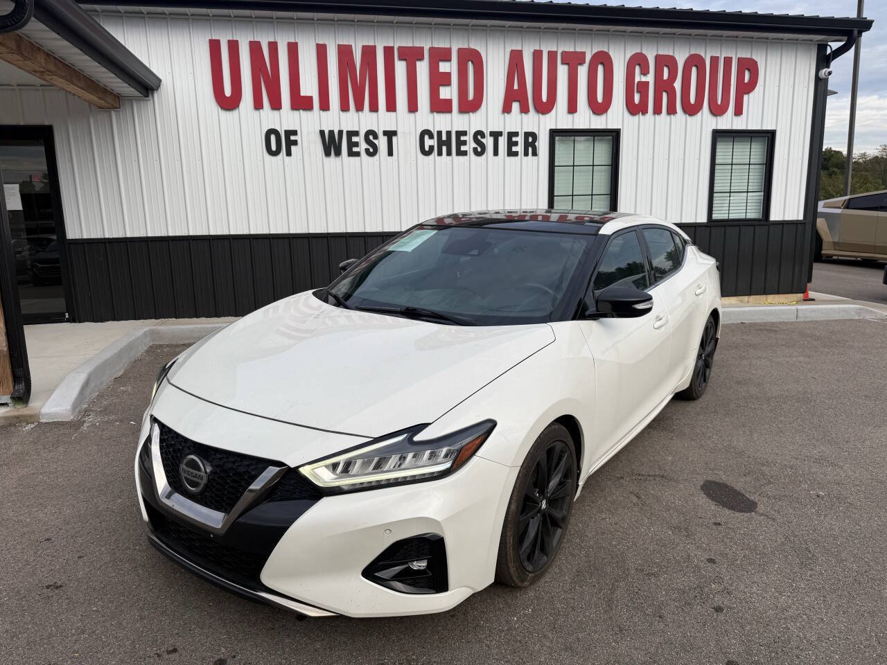 Used 2019 Nissan Maxima SR FWD image 1