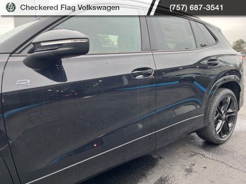 New 2026 Volkswagen Tiguan SE R-Line image 3