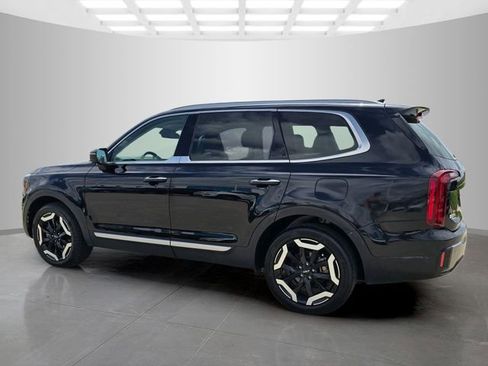 Used 2025 Kia Telluride S FWD image 10