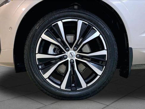Used 2025 Volvo XC60 B5 Plus w/ Protection Package Premier AWD/4WD image 10