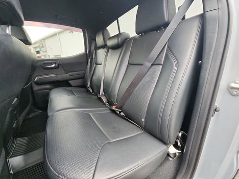 Used 2019 Toyota Tacoma TRD Sport image 23