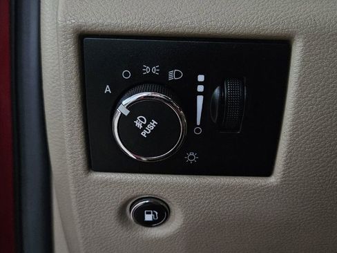 Used 2014 Jeep Grand Cherokee Limited image 15