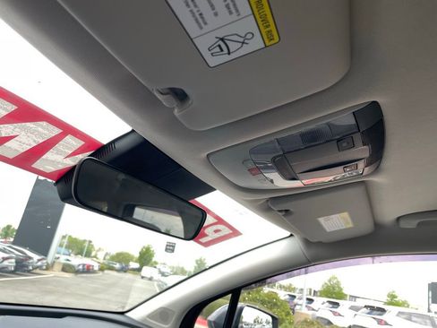 Used 2024 Kia Sportage EX image 21