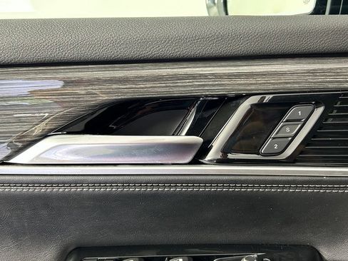 Used 2022 Jeep Wagoneer Series III w/ Rear Seat Video Group 1 AWD/4WD image 38