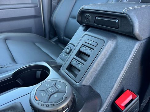 New 2025 Ford Bronco Badlands image 22