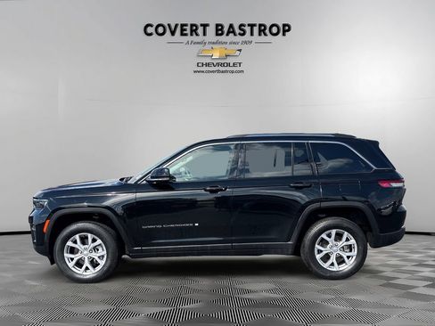 Used 2022 Jeep Grand Cherokee Limited image 3