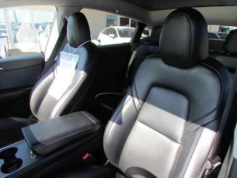 Used 2023 Tesla Model Y Long Range AWD/4WD image 13