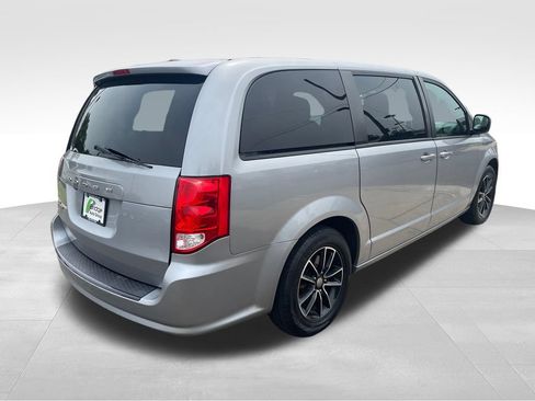Used 2018 Dodge Grand Caravan SE FWD image 7