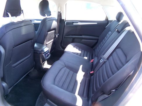 Used 2014 Ford Fusion SE FWD image 17