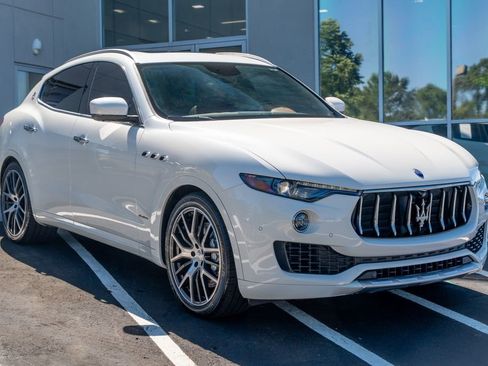 Used 2018 Maserati Levante S GranLusso AWD/4WD image 9