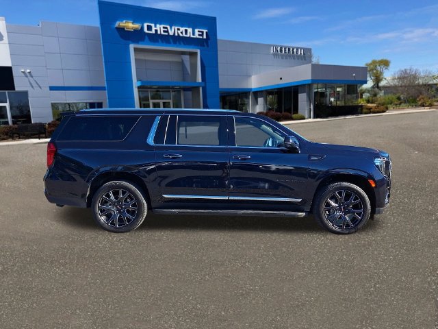 Used 2024 GMC Yukon XL SLT w/ SLT Luxury Package AWD/4WD image 27