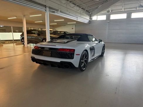 Used 2023 Audi R8 V10 performance w/ Carbon Exterior Package RWD image 3