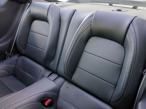 Used 2025 Ford Mustang GT Premium image 28