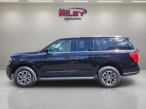 Used 2024 Ford Expedition XLT AWD/4WD image 2