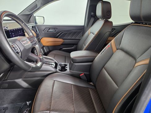 Used 2023 GMC Canyon AT4 w/ AT4 Premium Package AWD/4WD image 17